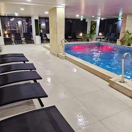アパート Large Family Blue Marina Piscina Sauna Jacuzzi *
