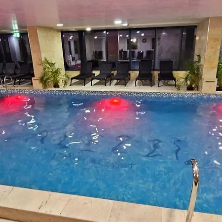 Appartamento Large Family Blue Marina Piscina Sauna Jacuzzi *