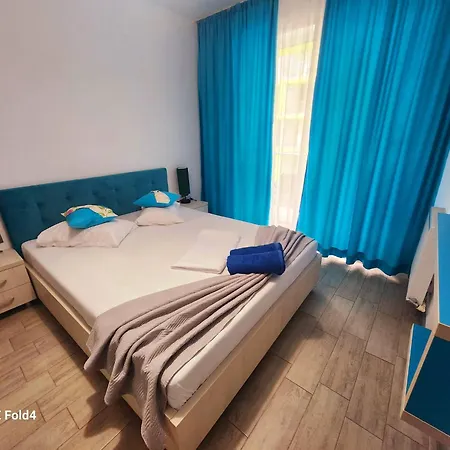 Large Family Blue Marina Piscina Sauna Jacuzzi Appartamento Năvodari