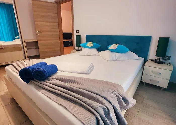 Large Family Blue Marina Piscina Sauna Jacuzzi * Năvodari