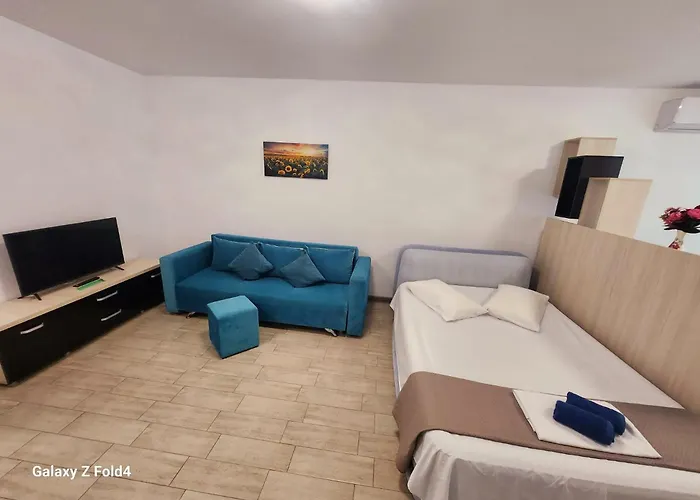 Large Family Blue Marina Piscina Sauna Jacuzzi