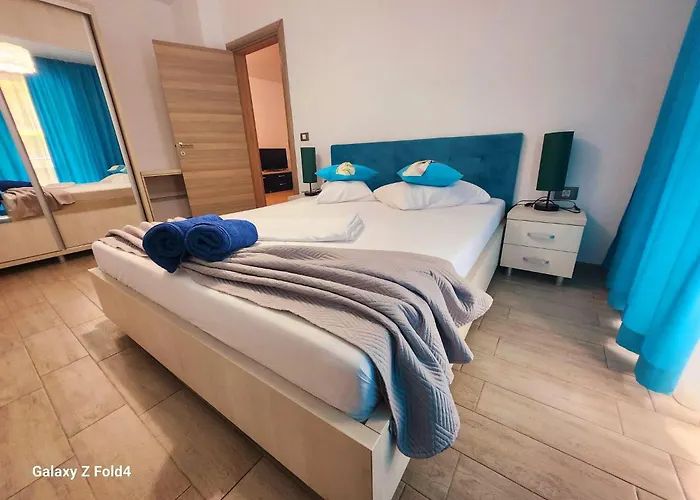 Large Family Blue Marina Piscina Sauna Jacuzzi Apartman *