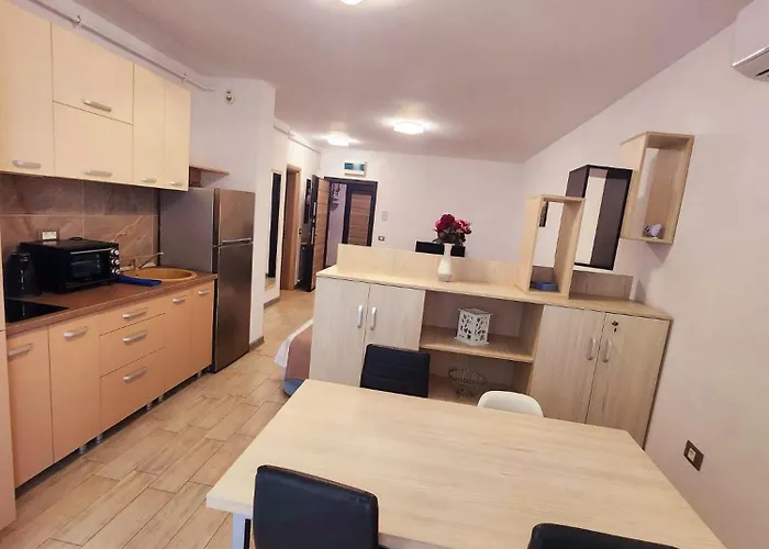 Large Family Blue Marina Piscina Sauna Jacuzzi