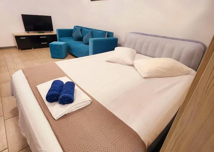 Large Family Blue Marina Piscina Sauna Jacuzzi Apartman *