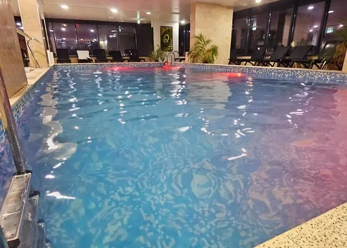 Large Family Blue Marina Piscina Sauna Jacuzzi Apartman Năvodari