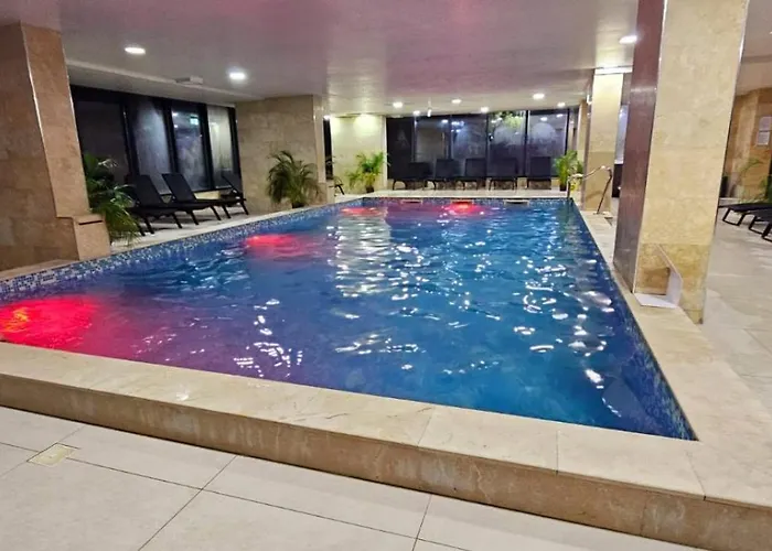 Large Family Blue Marina Piscina Sauna Jacuzzi Apartman